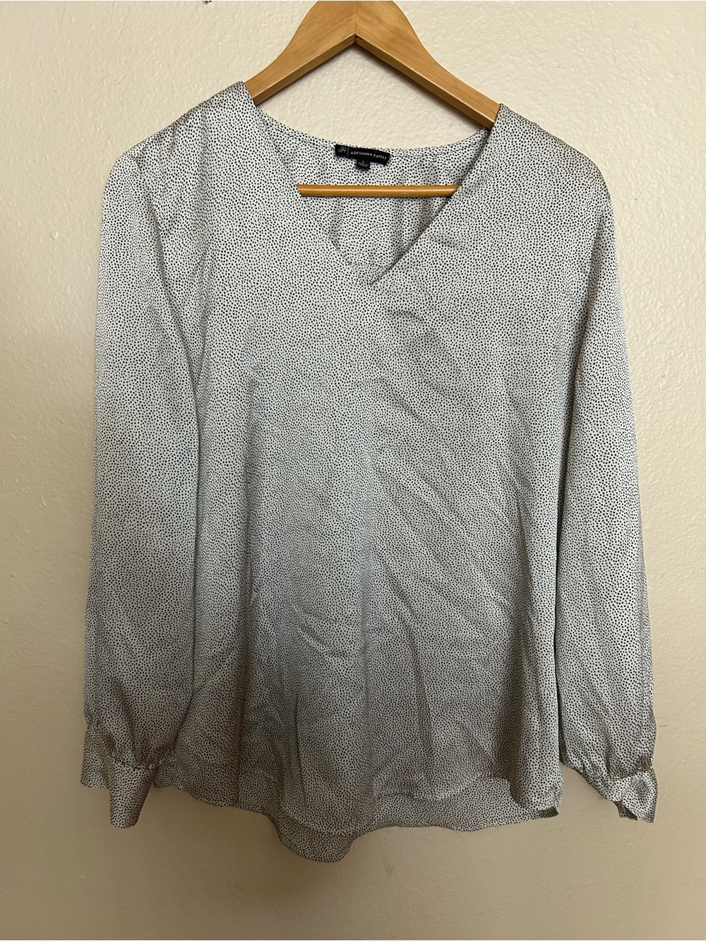Adrianna Papell White Satin V-Neck Long Sleeve Blouse
